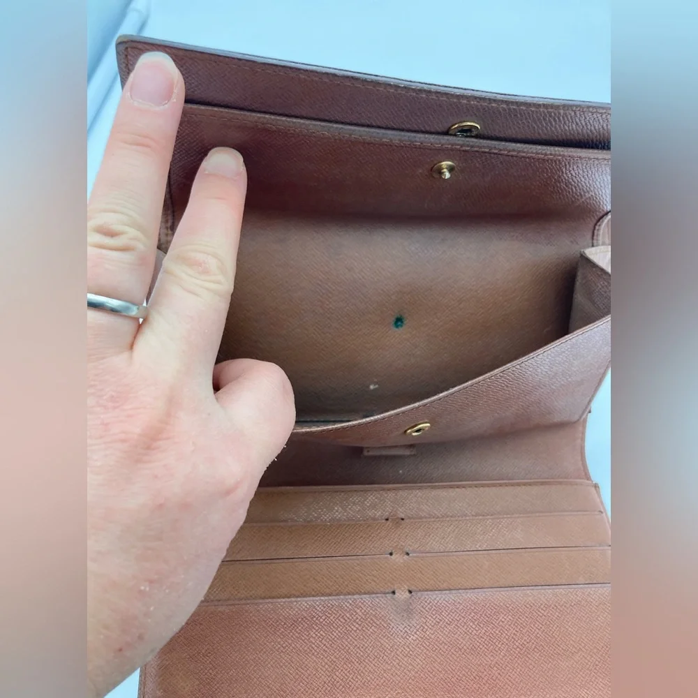 LOUIS VUITTON MONOGRAM INTERNATIONAL WALLET